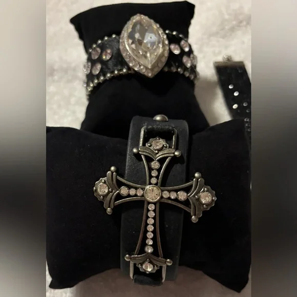 4 Piece Fashion Jewelry Set - Picture 3 of 6